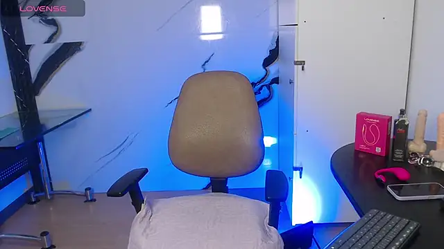 lolaa love01 online show from October 4, 5:38 am