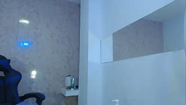 Aaron Foxxx online show from October 8, 1:09 pm