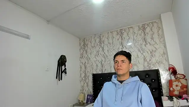 Aaron Foxxx online show from November 6, 12:50 pm