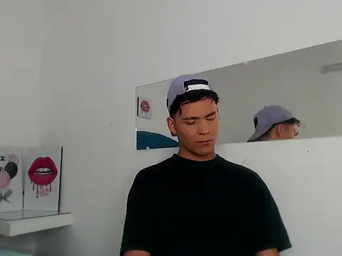 Aaron Foxxx online show from November 16, 5:29 pm