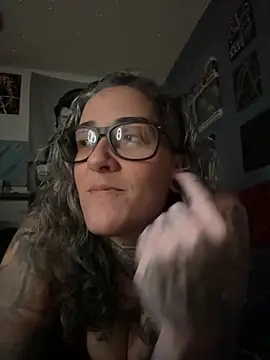 Snapshot of inkdmagz chatting on October 8, 9:07 am inkdmagz online show from October 8, 9:07 am