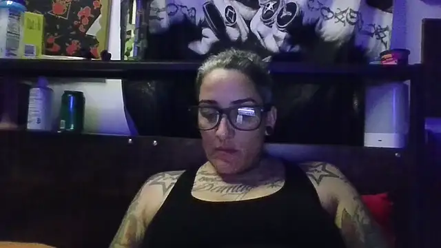 Snapshot of inkdmagz chatting on November 12, 2:12 am inkdmagz online show from November 12, 2:12 am