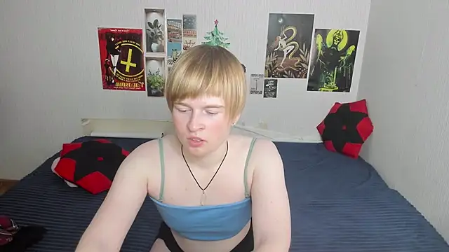 Cattie w  online show from April 17, 1:08 am