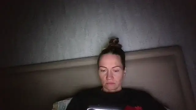 Thavione online show from February 27, 9:04 pm