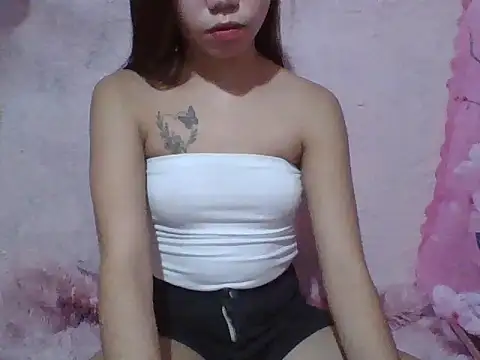 SweetPussie18x online show from May 27, 2:14 pm