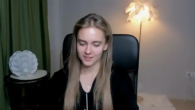 JuneWoods online show from October 3, 11:51 am