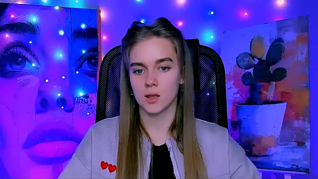 JuneWoods online show from December 22, 6:21 am