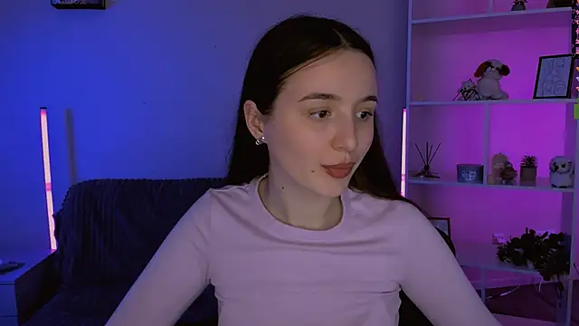 leslie bird online show from December 4, 12:58 pm