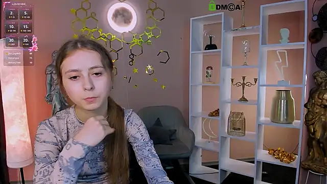 Snapshot of rebecca_smile chatting on July 7, 2:43 pm rebecca smile online show from July 7, 2:43 pm