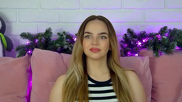 Snapshot of AnitaVenture chatting on December 20, 4:30 am AnitaVenture online show from December 20, 4:30 am