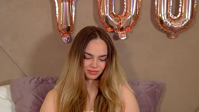 Snapshot of AnitaVenture chatting on February 21, 4:24 am AnitaVenture online show from February 21, 4:24 am