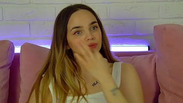 Snapshot of AnitaVenture chatting on March 1, 6:15 am AnitaVenture online show from March 1, 6:15 am