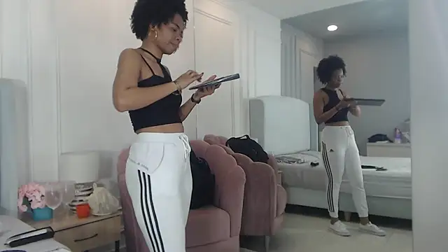 ChantalGarner online show from December 15, 1:04 pm