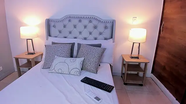 yen lo  online show from November 1, 3:03 pm