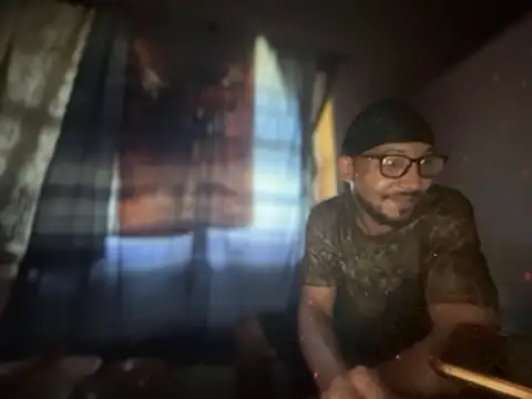 ThrowedWorldWide online show from May 11, 11:38 am
