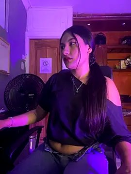 Snapshot of Anahi_Malkova chatting on October 21, 5:41 am Anahi Malkova online show from October 21, 5:41 am