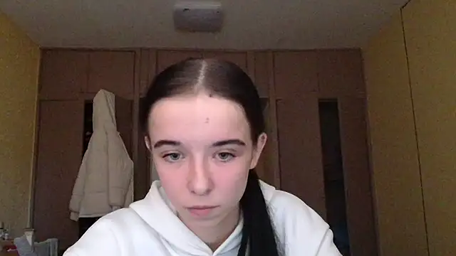 Emilia Light online show from October 31, 8:37 am