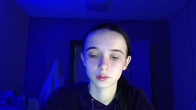 Emilia Light online show from November 12, 7:35 pm