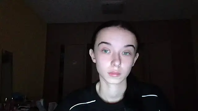 Emilia Light online show from November 19, 6:46 am