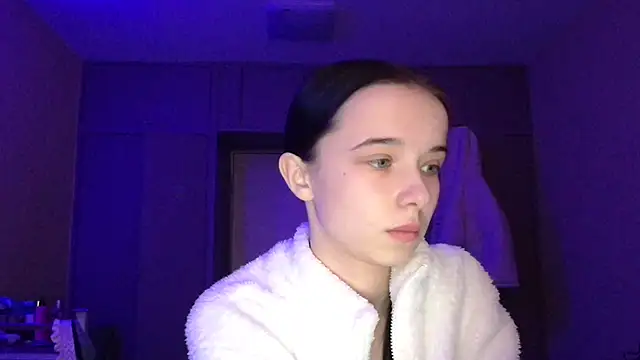 Emilia Light online show from February 6, 6:40 am