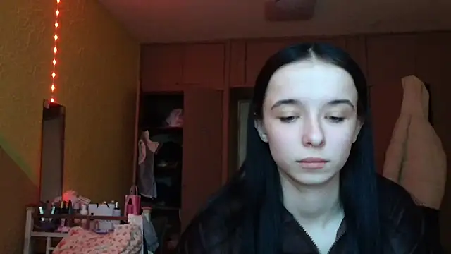 Emilia Light online show from March 4, 8:31 am