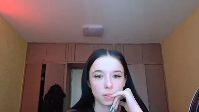 Emilia Light online show from April 17, 6:38 am