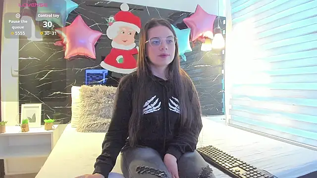 Snapshot of ZOE_LE chatting on December 3, 11:41 am ZOE LE online show from December 3, 11:41 am