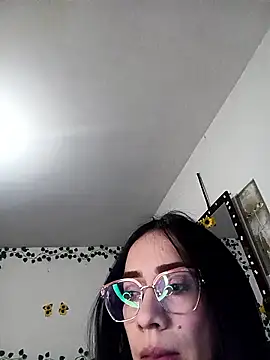 YaraDuartee online show from January 16, 2:15 am