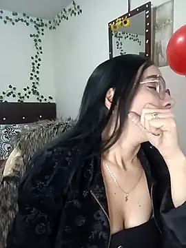 YaraDuartee online show from February 17, 12:40 am