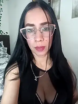 YaraDuartee online show from March 2, 5:08 am