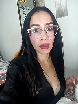 YaraDuartee online show from March 13, 1:01 am