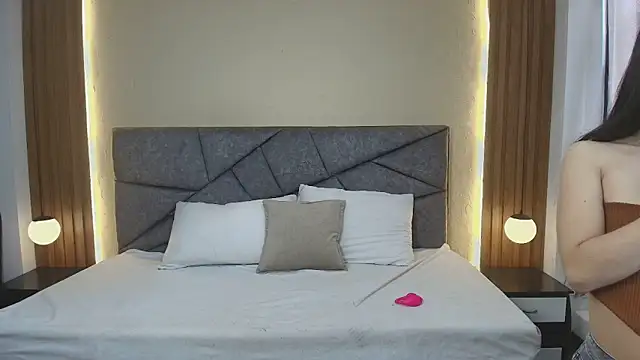 GabySweett  online show from April 13, 1:27 pm