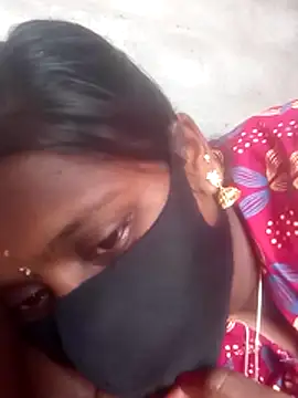 Tamil Hot Sandy online show from November 3, 8:04 am