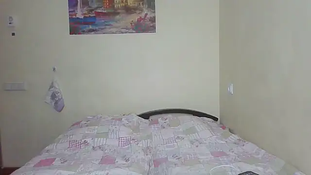 QueenMomyS online show from April 3, 7:12 pm