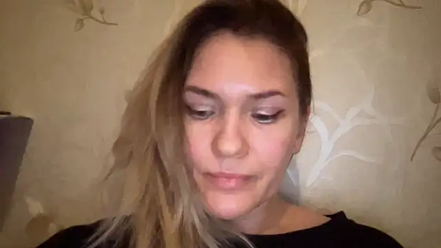 Snapshot of Milysoren chatting on February 1, 5:22 pm Milysoren online show from February 1, 5:22 pm