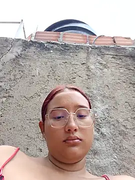 Snapshot of young_dairy01 chatting on January 6, 12:09 pm young dairy01 online show from January 6, 12:09 pm