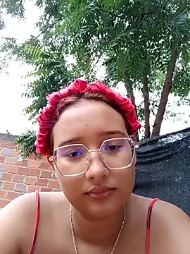 Snapshot of young_dairy01 chatting on January 8, 12:07 pm young dairy01 online show from January 8, 12:07 pm