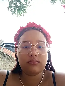 Snapshot of young_dairy01 chatting on January 15, 12:10 pm young dairy01 online show from January 15, 12:10 pm