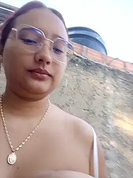 Snapshot of young_dairy01 chatting on January 17, 12:10 pm young dairy01 online show from January 17, 12:10 pm