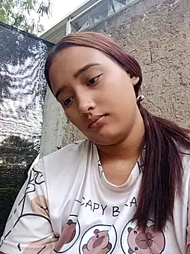 Snapshot of young_dairy01 chatting on February 14, 12:13 pm young dairy01 online show from February 14, 12:13 pm