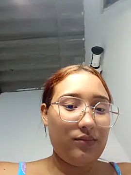 Snapshot of young_dairy01 chatting on February 15, 7:54 pm young dairy01 online show from February 15, 7:54 pm