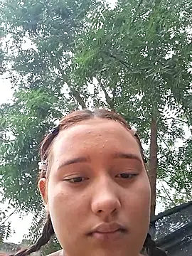 Snapshot of young_dairy01 chatting on February 25, 12:26 pm young dairy01 online show from February 25, 12:26 pm