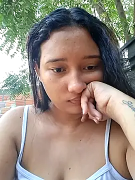 Snapshot of young_dairy01 chatting on February 26, 12:15 pm young dairy01 online show from February 26, 12:15 pm