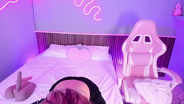 Snapshot of Athenea__fox chatting on April 13, 11:59 am Athenea fox online show from April 13, 11:59 am