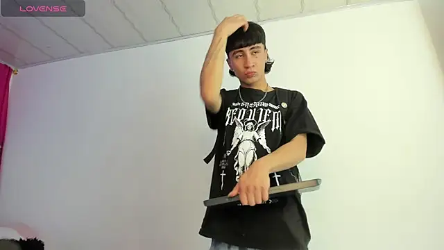 XaanderGrey online show from November 7, 7:25 pm