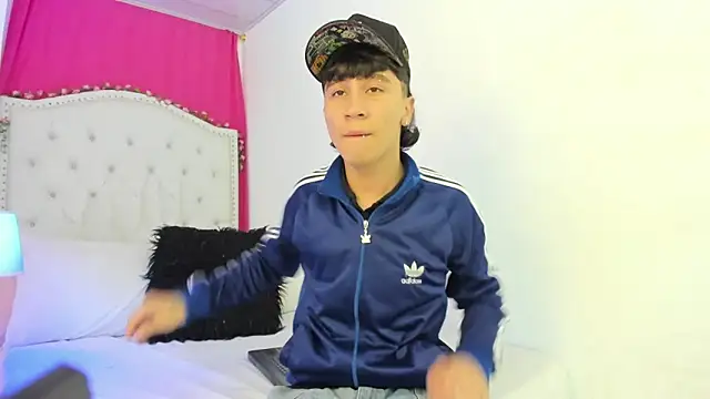 XaanderGrey online show from November 8, 7:45 pm