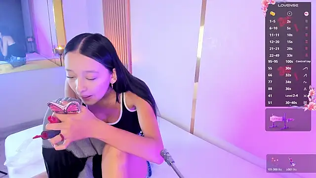 EmmiHops online show from December 5, 12:36 pm