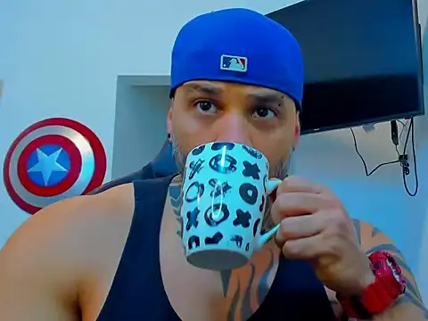 JoshRigby online show from November 18, 8:02 pm