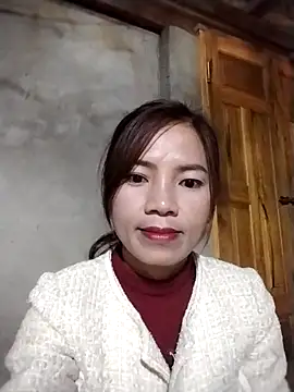 Snapshot of lmc-zz chatting on February 6, 1:10 am lmc-zz online show from February 6, 1:10 am