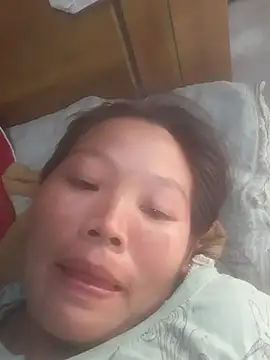 Snapshot of bree-zz chatting on October 10, 6:34 am bree-zz online show from October 10, 6:34 am